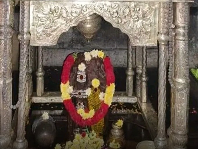 యాగంటి ఉమామహేశ్వర స్వామికి ప్రత్యేక పూజలు