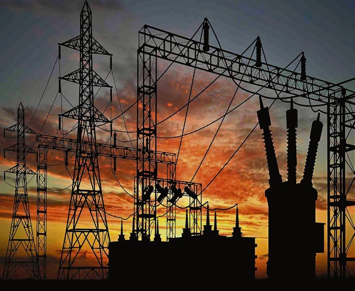 ఆకివీడులో విపరీతంగా పెరిగిన విద్యుత్ కోతలు