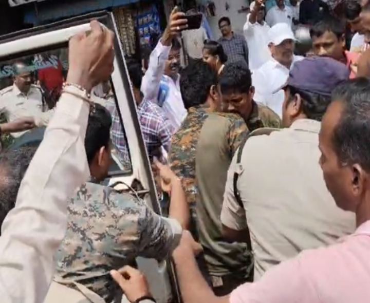 యుటీఎఫ్ రణభేరి జాతాను అడ్డుకున్న పోలీసులు