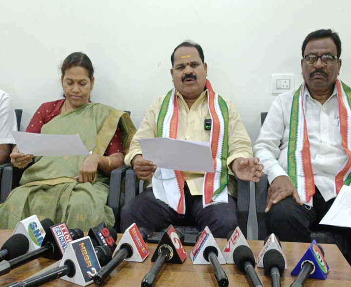 నియోజకవర్గానికి నాలుగు అంబులెన్సులు: ఎమ్మెల్యే