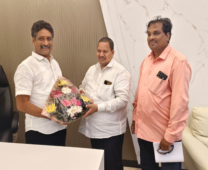 హౌసింగ్ శాఖ D.Eగా శేఖర్ బాధ్యతలు