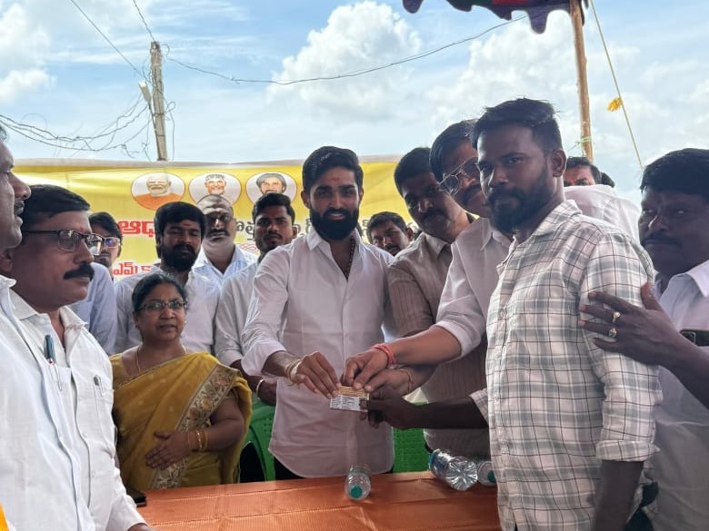సీఎం చంద్రబాబు విజన్ ఉన్న నాయకుడు: ఈశ్వర్