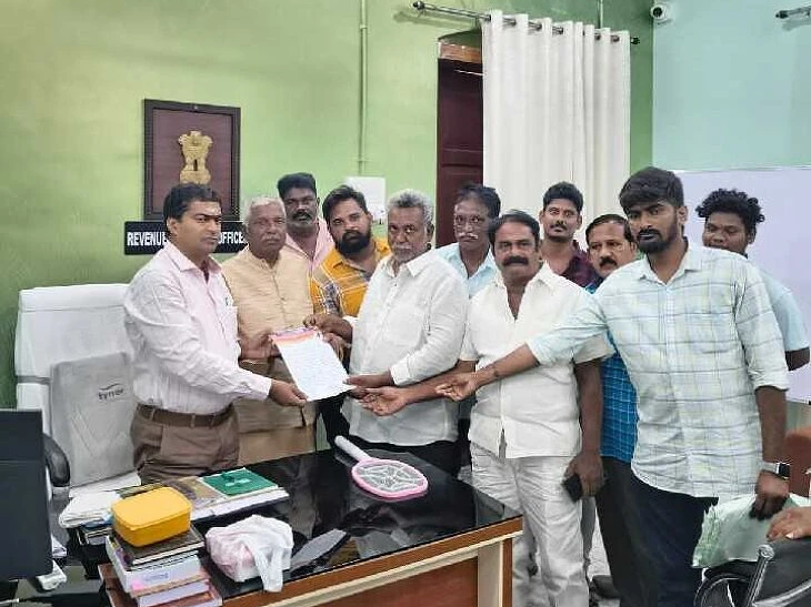 గుడివాడ ఆర్డీవోకి ఎమ్మార్పీఎస్ వినతి