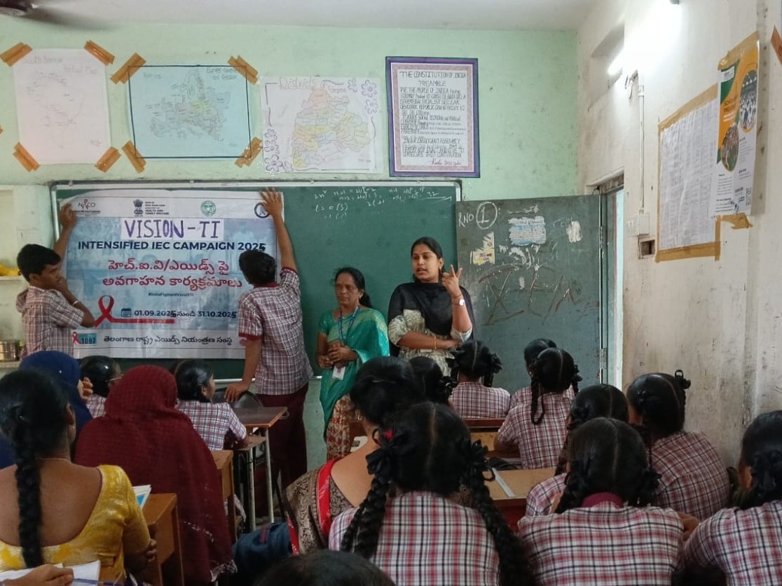ఎయిడ్స్ అంటు వ్యాధి కాదు: డా. సువర్ణ