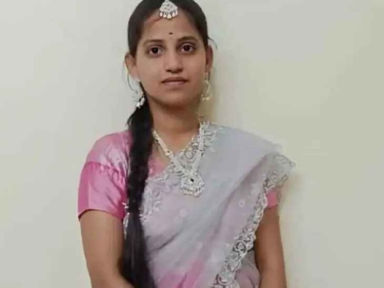 దత్తాపురంకి చెందిన మహిళకి DSCలో ఉద్యోగం