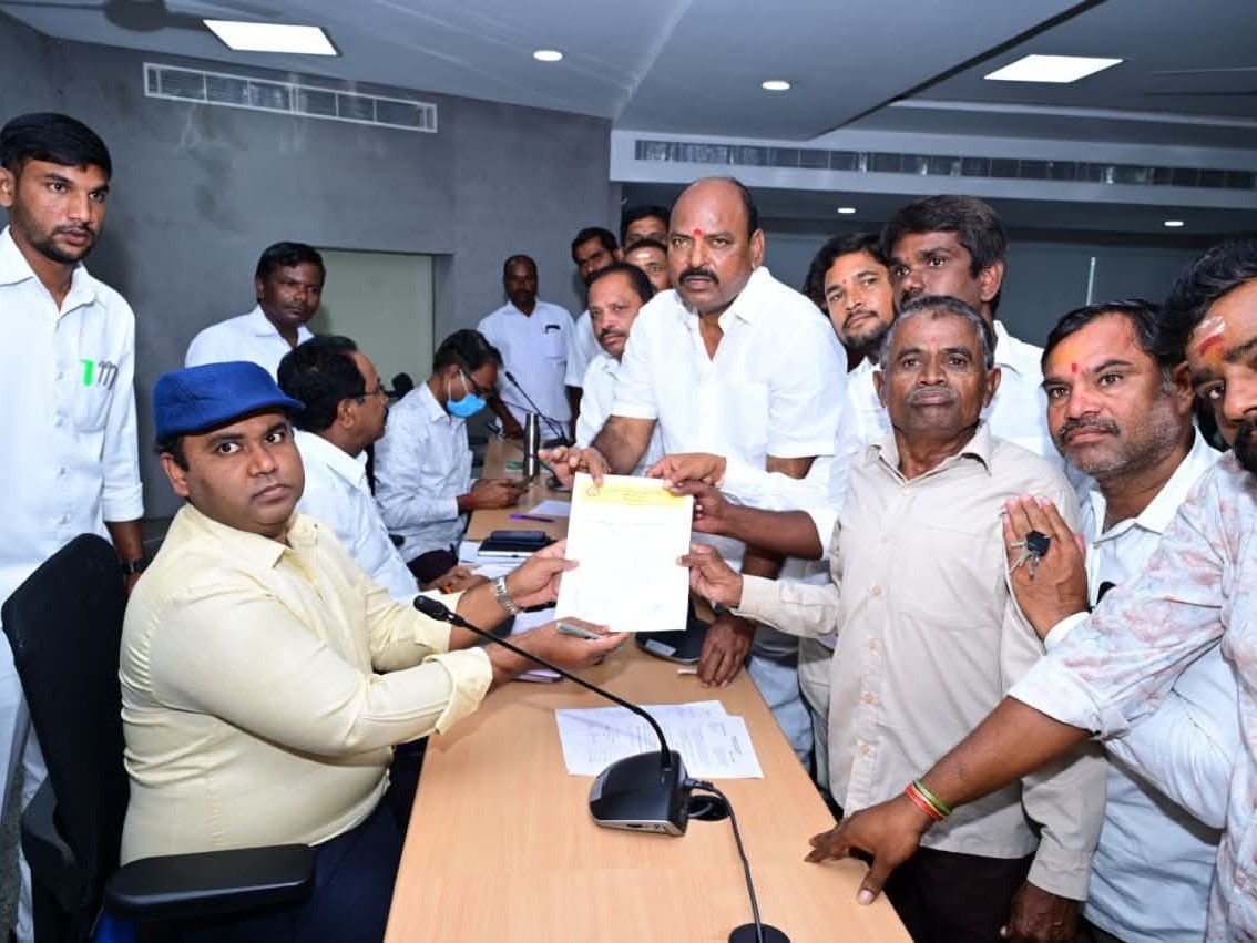 మెదక్‌లో కురుమ సంఘం సమస్యపై వినతి