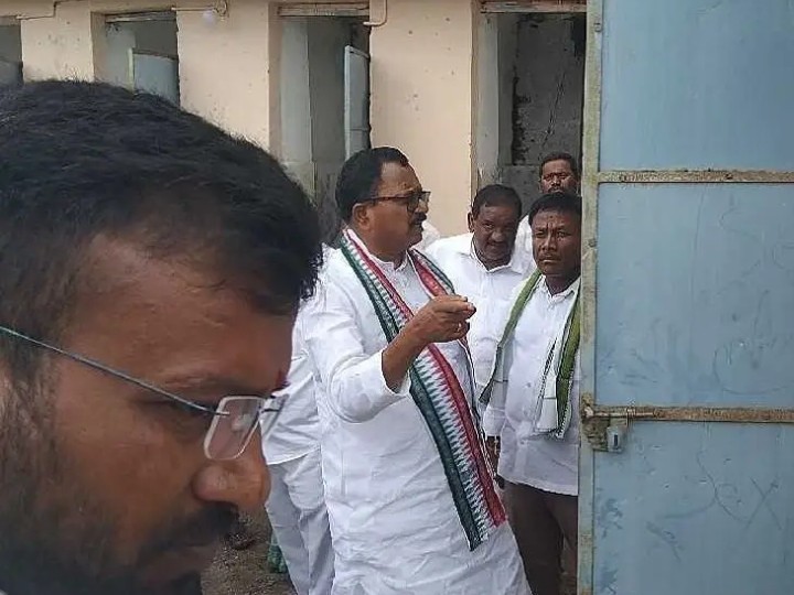 ఎస్సీ వసతి గృహంలో ఎంపీ మల్లు రవి పర్యటన