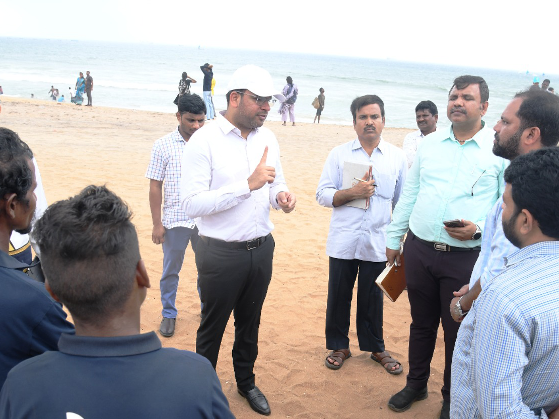 విశాఖ బీచ్ పరిశుభ్రతకు ప్రాధాన్యం