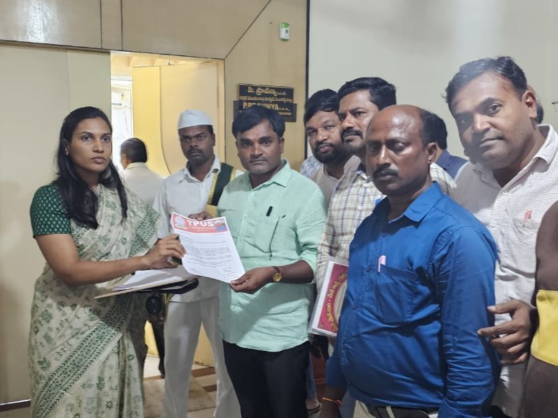 ఉపాధ్యాయులను టెట్ నుంచి మినహించాలని వినతి