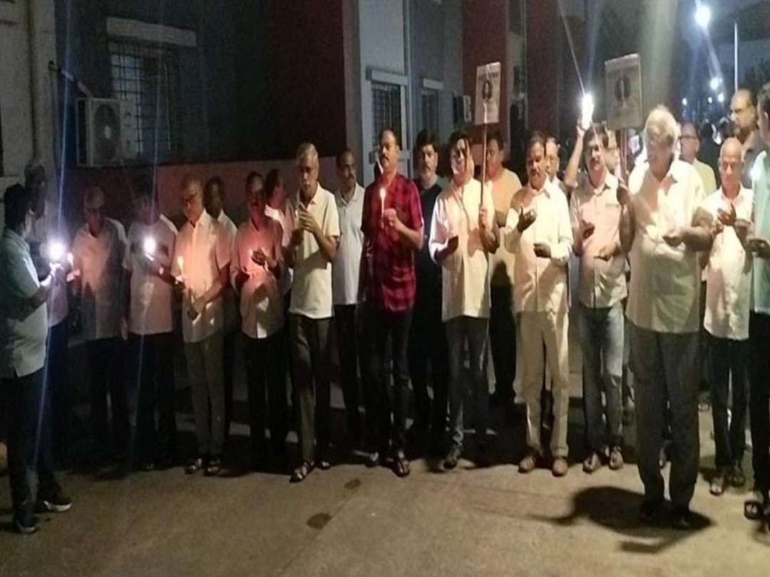 రేణు అగర్వాల్ హత్య.. కొవ్వొత్తుల ర్యాలీ