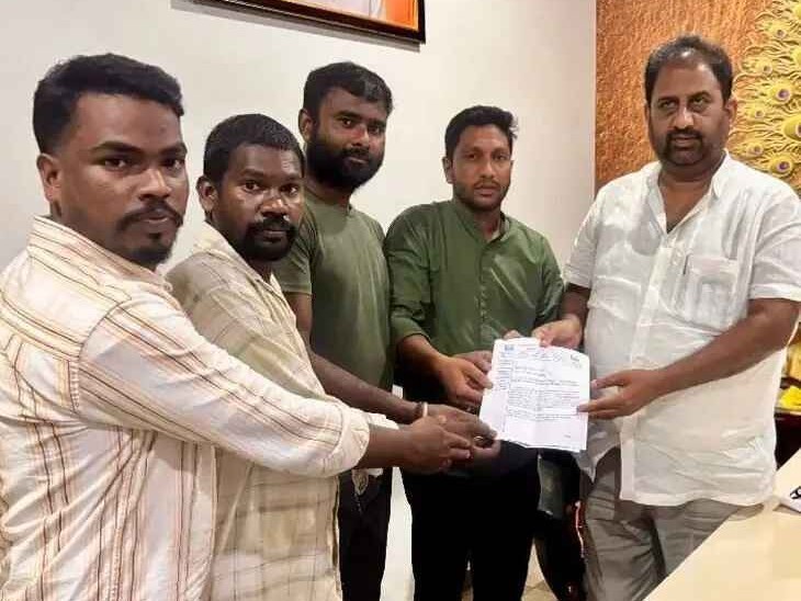 ఎమ్మెల్యేకి 104 ఉద్యోగుల వినతి