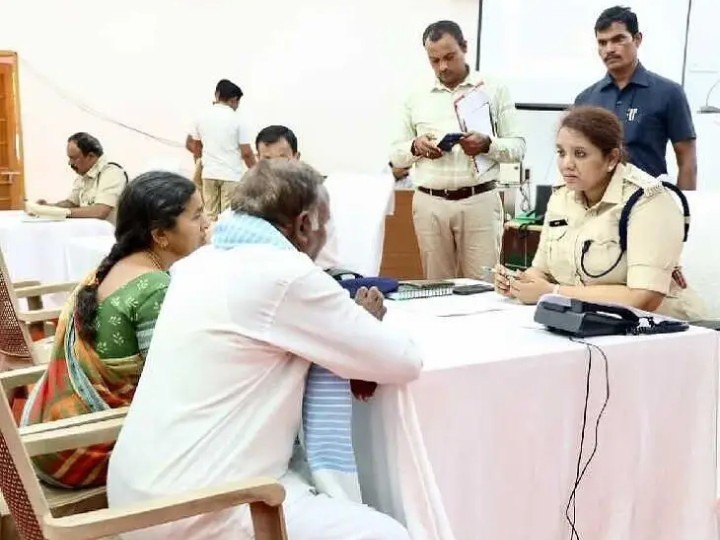 ప్రజలతో జవాబుదారీగా వ్యవహరించాలి: ఎస్పీ