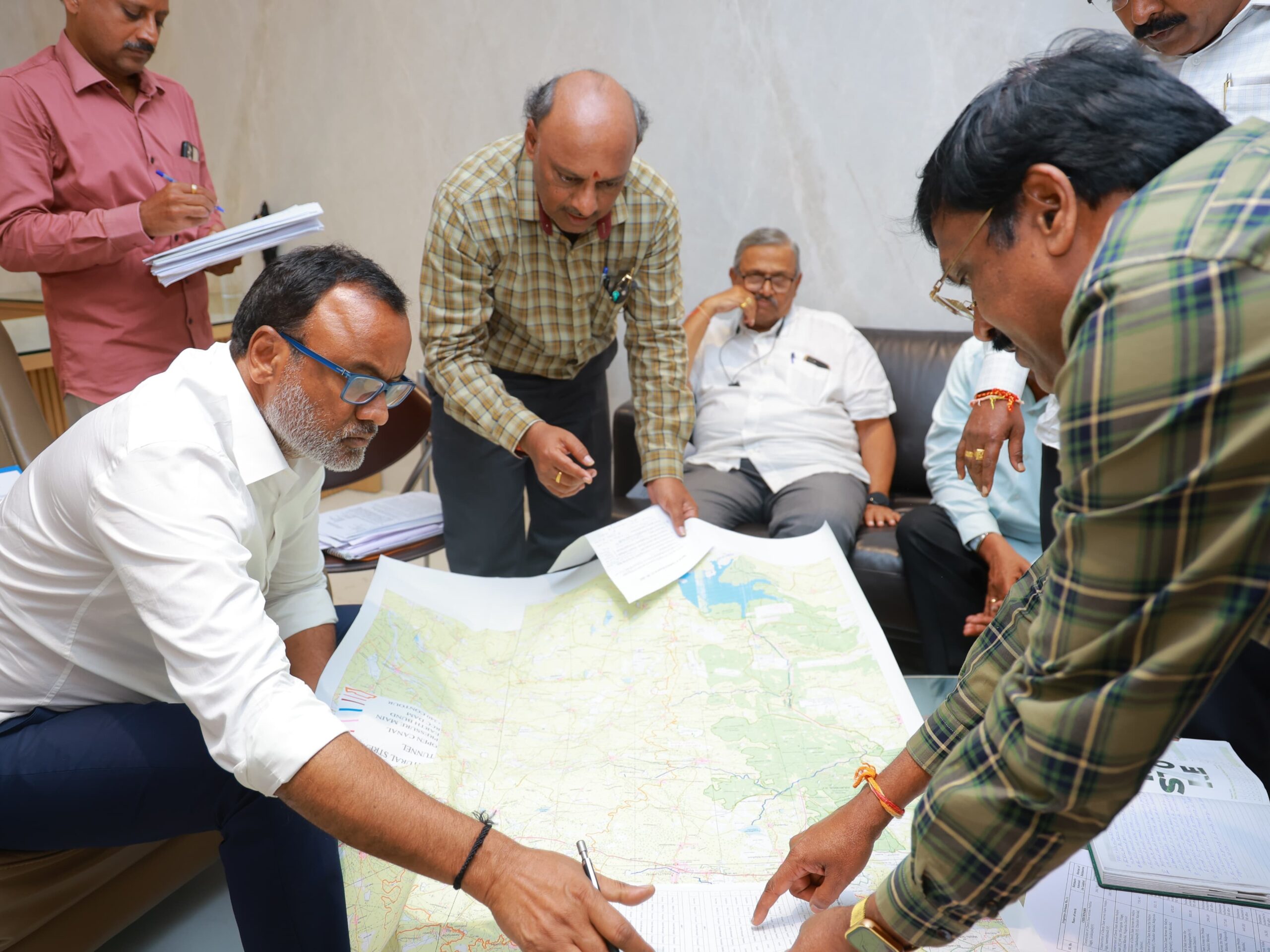 శివన్నగూడెం ప్రాజెక్టుపై ఎమ్మెల్యే రాజగోపాల్ సమీక్ష