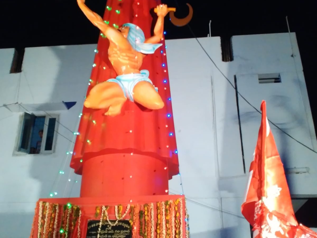 ‘తెలంగాణ సాయుధ పోరాటానికి సాక్ష్యం.. ఈ గ్రామమే’