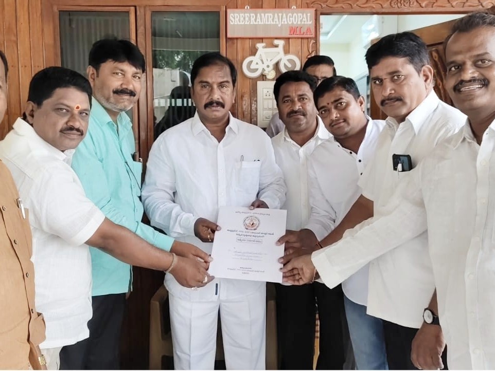 గ్రామీణ వైద్యుల పాత్ర ఎంతో ముఖ్యమైనవి: తాతయ్య