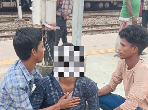 రైలు ప్రమాదంలో గాయపడ్డ యువకుడు మృతి
