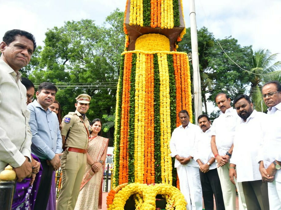 ప్రజా పాలన దినోత్సవ వేడుకల్లో పాల్గొన్న మంత్రి అడ్డూరి