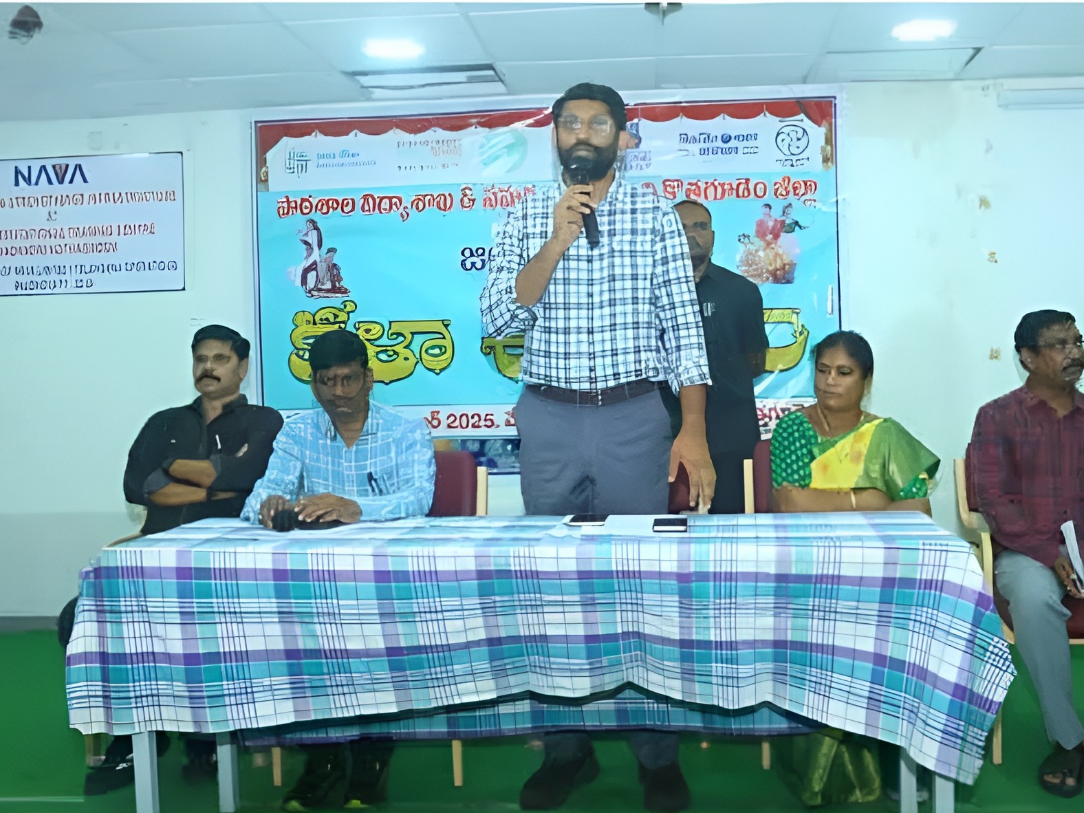 కళా ఉత్సవ పోటీలను ప్రారంభించిన కలెక్టర్