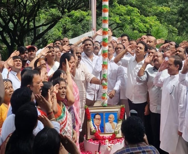 KTRతో కలిసి వేడుకల్లో పాల్గొన్న వరంగల్ జిల్లా నేతలు