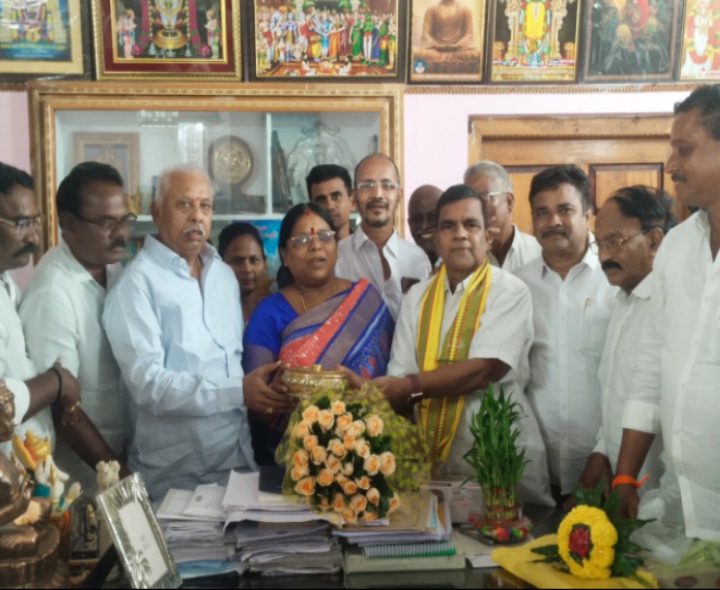 ఎమ్మెల్యేను కలిసిన పీఏసీఎస్ కమిటీ ఛైర్మన్