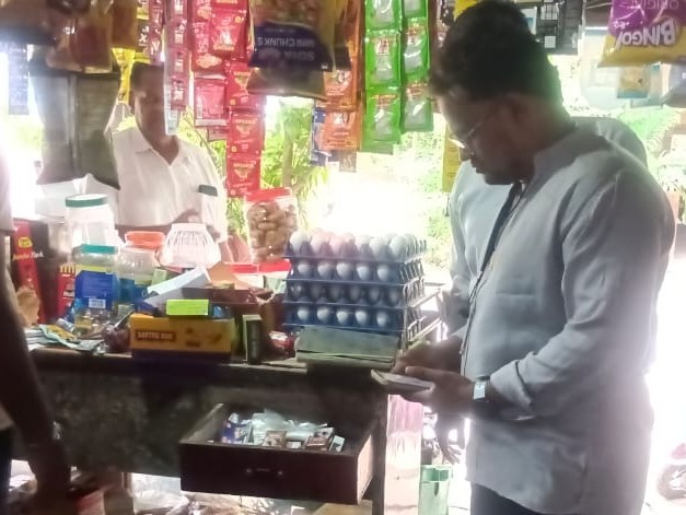 నో స్మోకింగ్ ఏరియాలో పొగాకు ఉత్పత్తుల విక్రయం