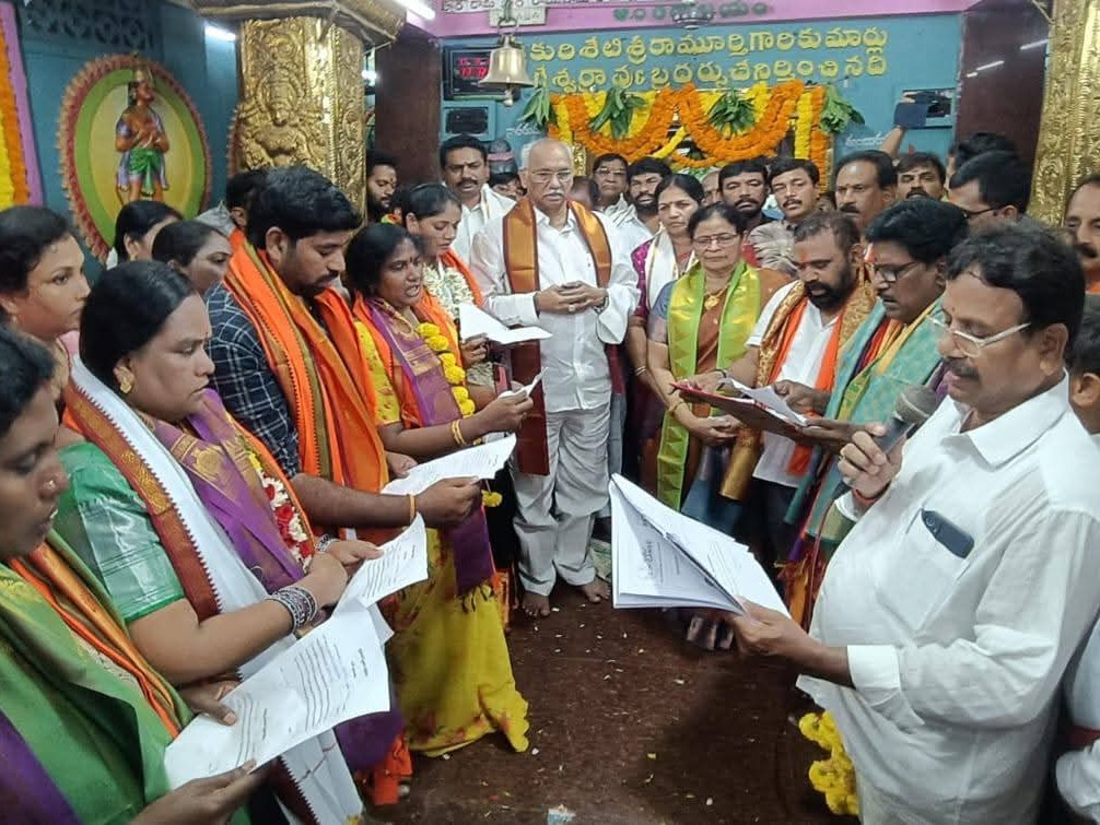 భక్తులకు మెరుగైన సౌకర్యాలు కల్పించాలి