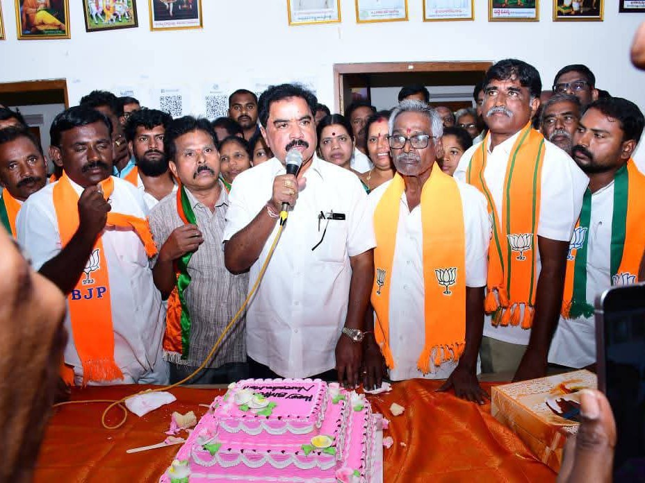 మోదీ ఎవరికీ తలవంచని ధీరుడు: ఎమ్మెల్యే