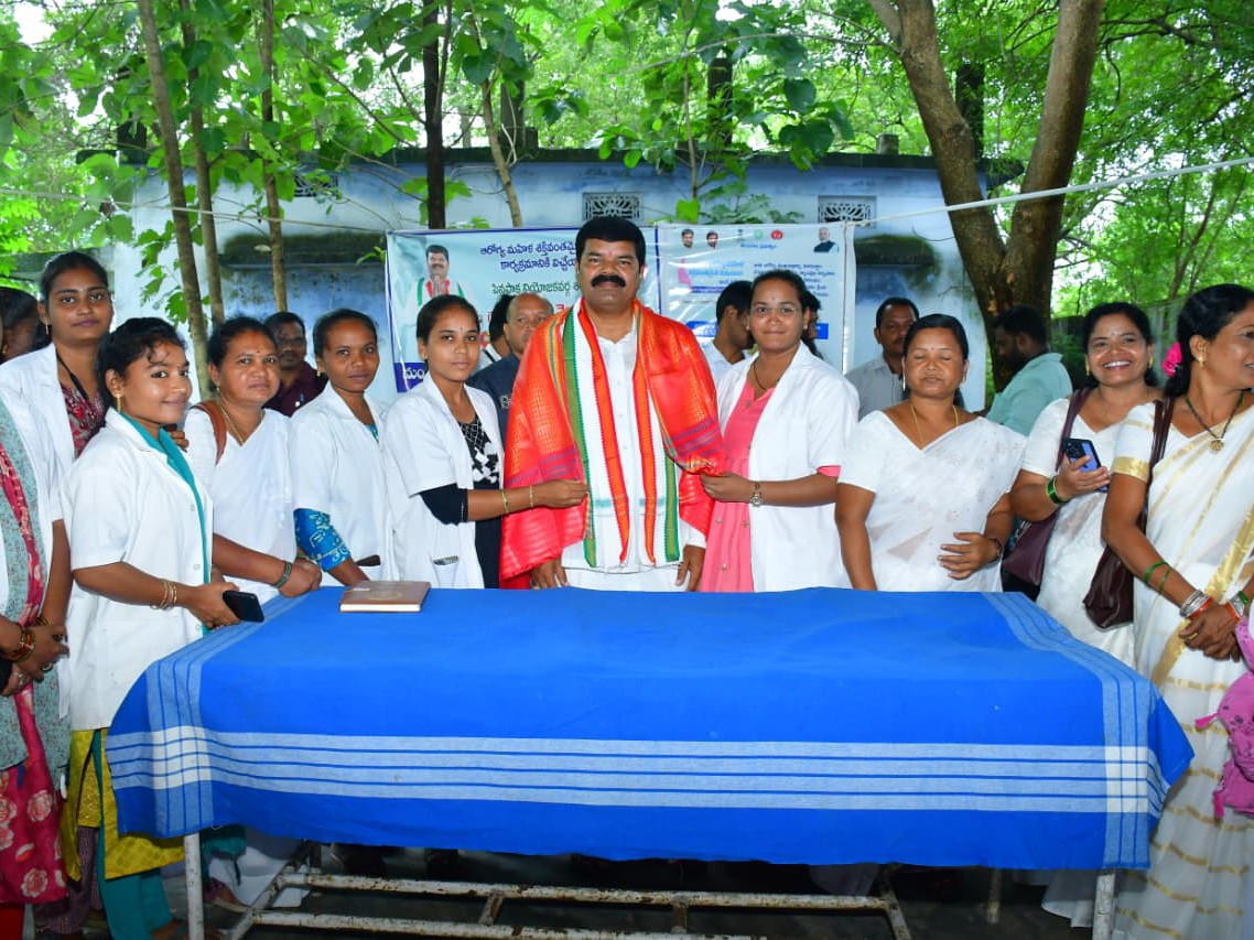 ఆరోగ్య మహిళతో శక్తివంతమైన కుటుంబం: MLA