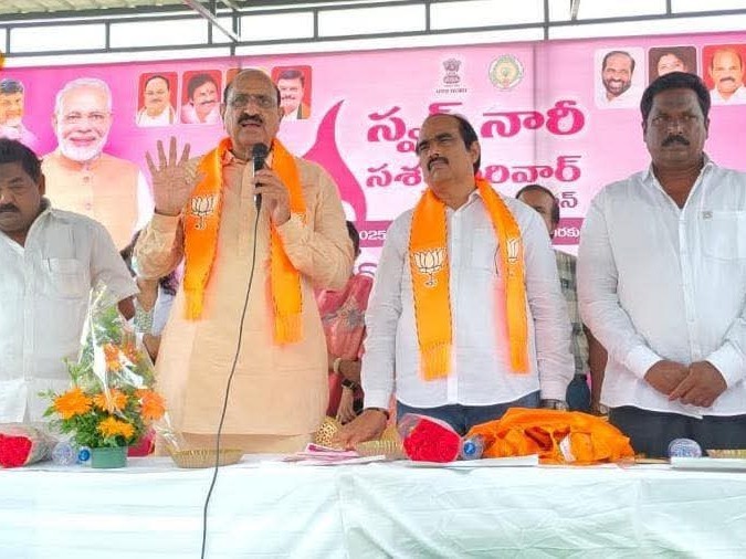 స్వస్థ్ నారీ- సశక్త్ పరివార్ అభియాన్ ఆరోగ్య శిబిరం