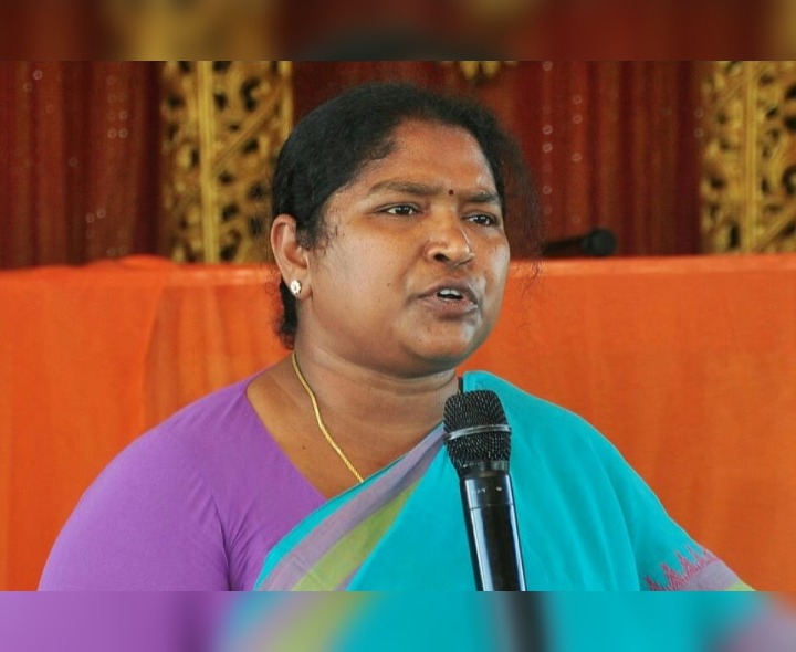 హైటెక్ సిటీలో పల్లె కాంతుల సందడి: సీతక్క