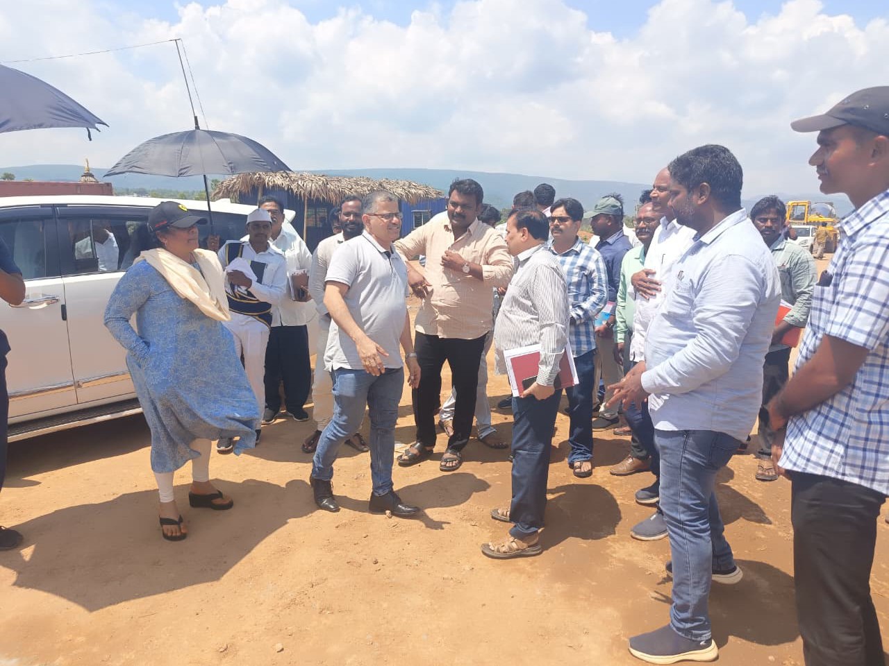‘పునరావాస కాలనీలో పనులను వేగవంతం చేయాలి’