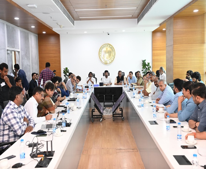 కాసేపట్లో సినీ కార్మిక సంఘాలతో సీఎం భేటీ