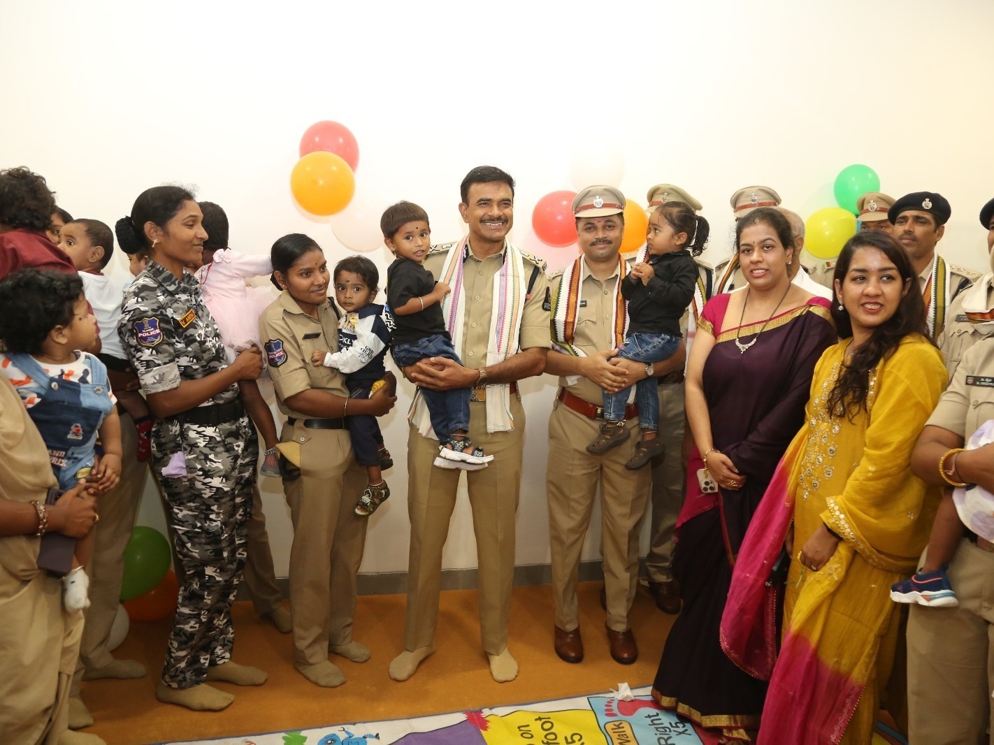 పోలీస్ పిల్లల కోసం చైల్డ్ కేర్ సెంటర్ ప్రారంభం