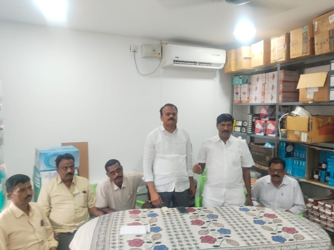 పార్టీకి చెడ్డ పేరు తెస్తే ఉపేక్షించం: సుధాకర్