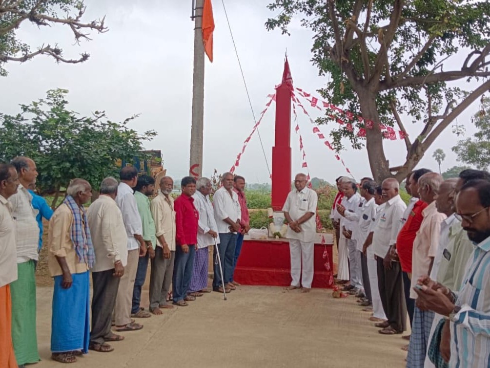 పోరాట ఫలితంగా పది లక్షల ఎకరాల భూ పంపిణీ
