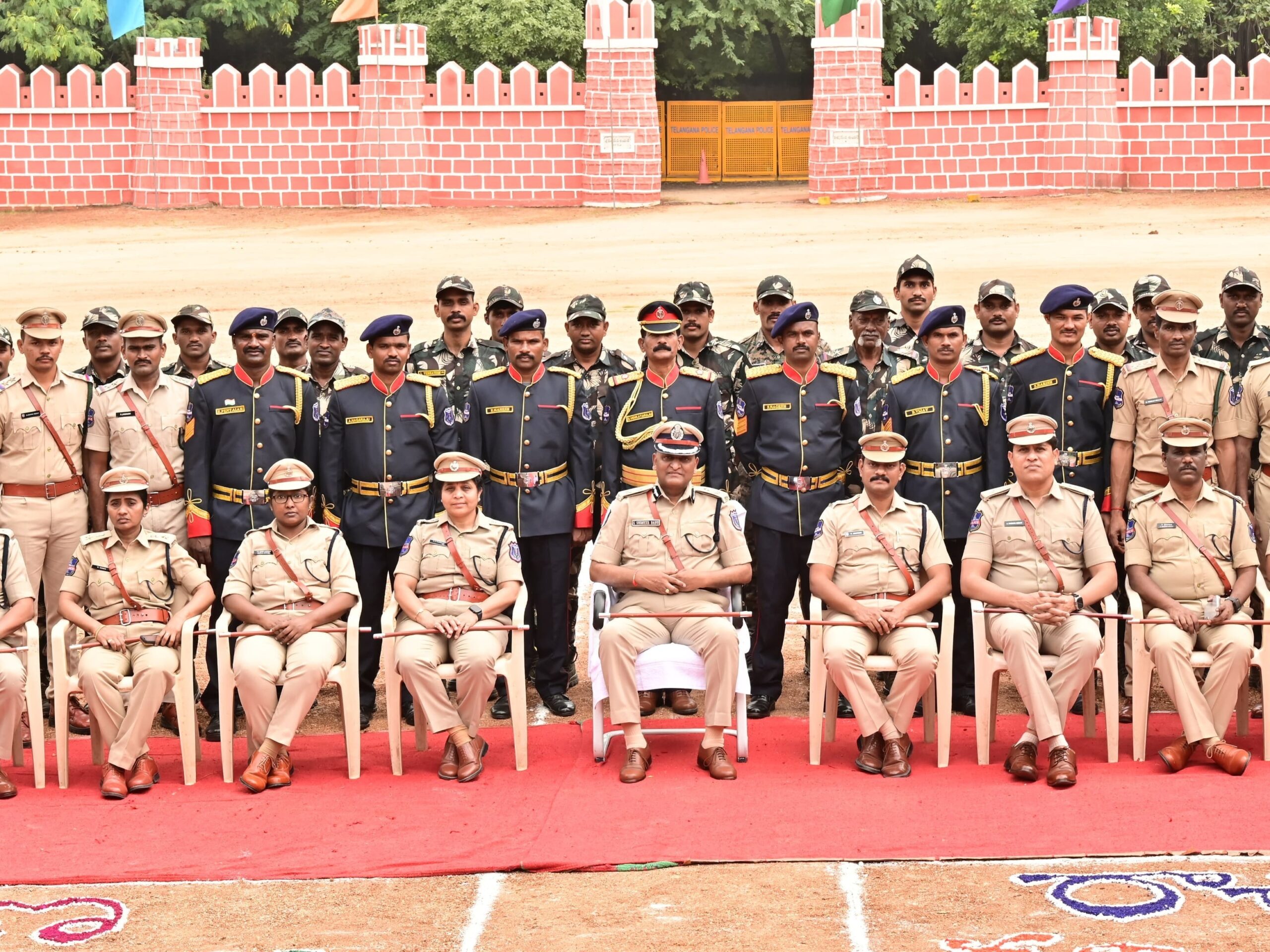 పోలీసుల ఆధ్వర్యంలో ప్రజాపాలన దినోత్సవం