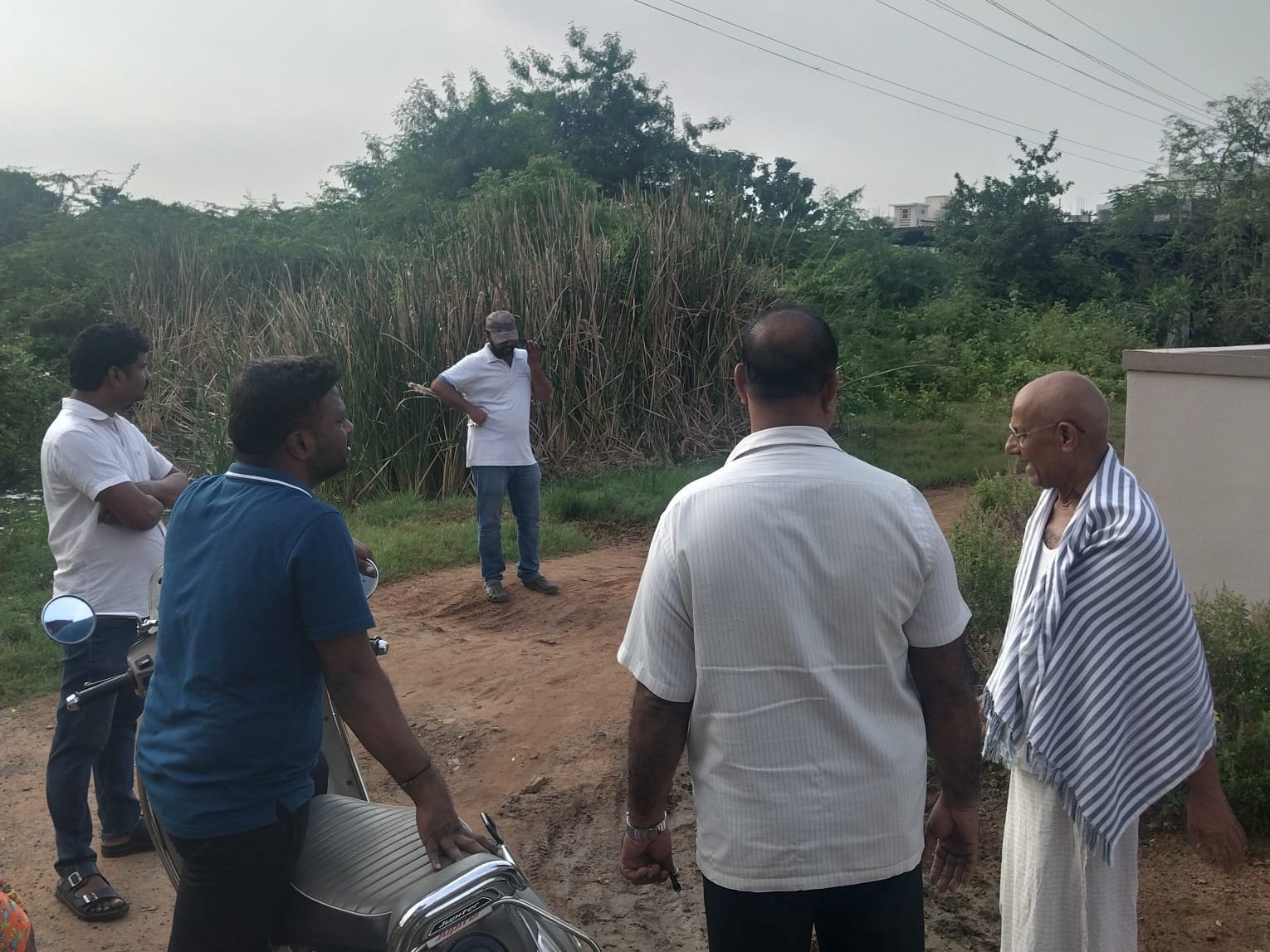 గుడివాడలో పర్యటించిన మున్సిపల్ కమిషనర్