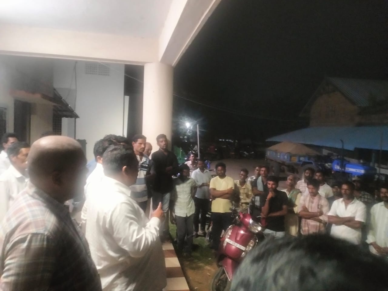 తొమ్మిది ఇసుక ట్రాక్టర్లకు ఫైన్ విధింపు