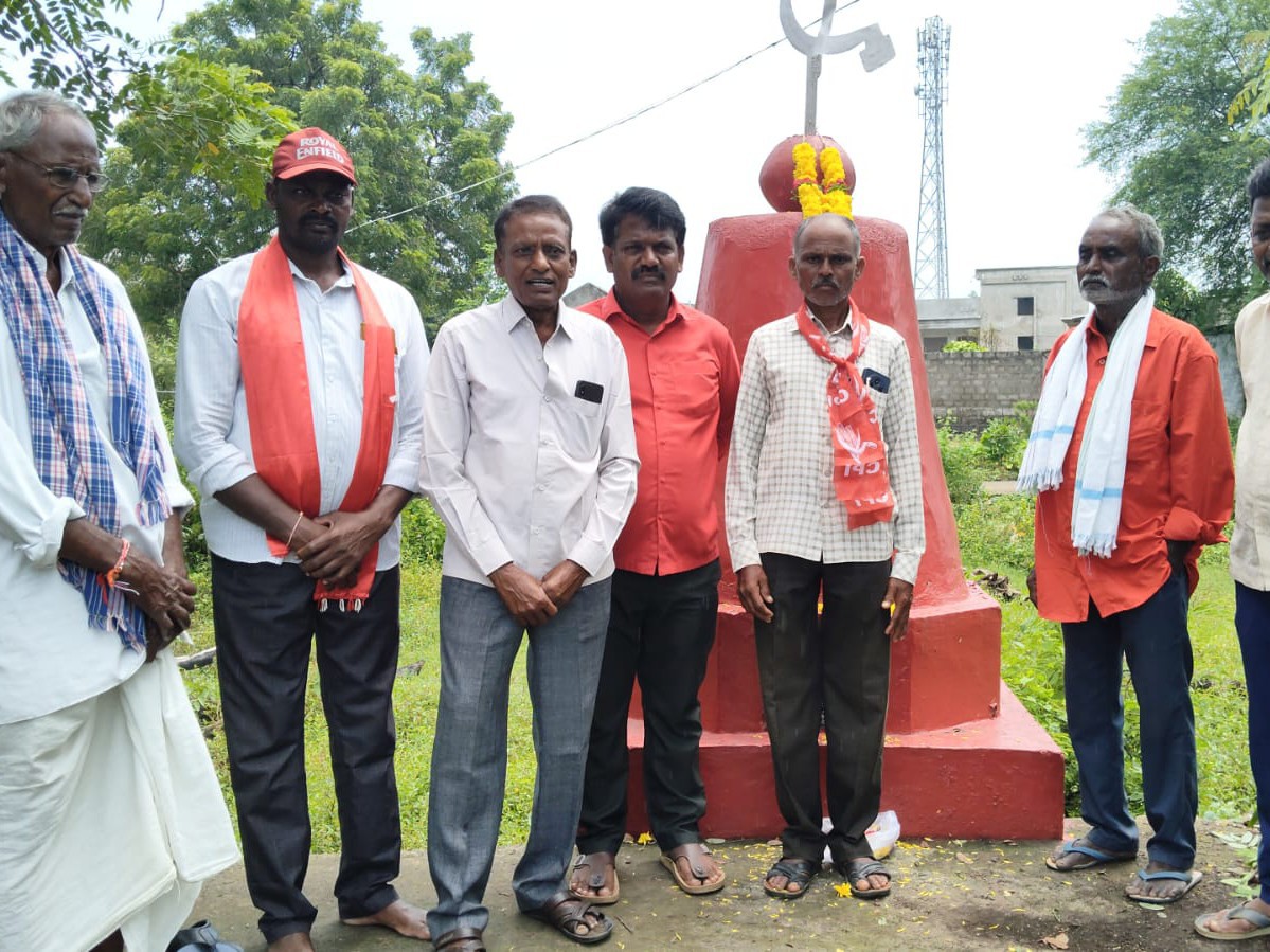‘భూమి, భుక్తి, స్వేచ్ఛ కోసం పోరాడింది కమ్యూనిస్టులే’
