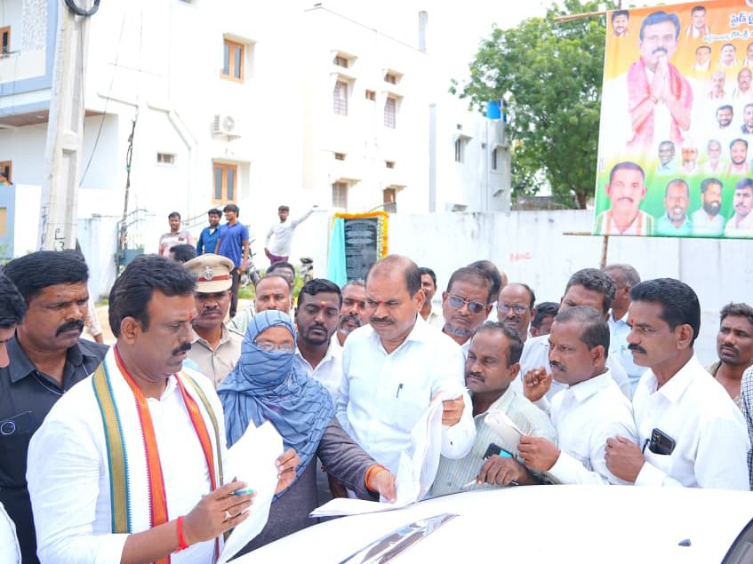 ప్రజాపాలనలో అభివృద్ధి పరుగులు: ఎమ్మెల్యే