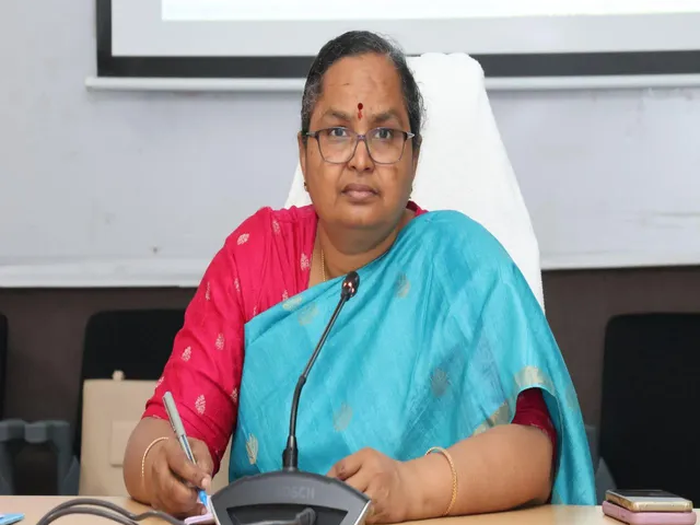 ‘2 BHK ఇళ్లకు లబ్దిదారులను ఎంపిక చేయాలి’