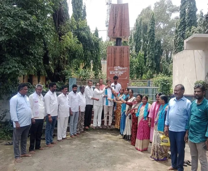 ‘మహనీయుల ఆశయాలను ముందుకు తీసుకువెళ్తాం’