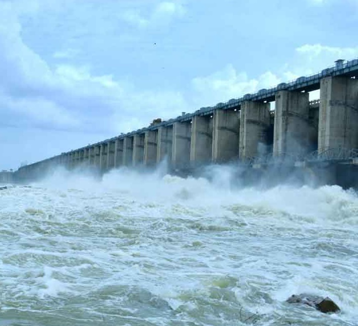 జూరాల ప్రాజెక్ట్ 15 గేట్లు ఎత్తివేత