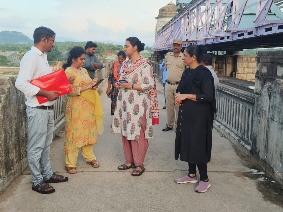 పించా ప్రాజెక్టును పరిశీలించిన సబ్ కలెక్టర్