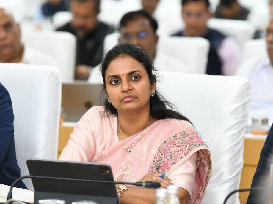 రెండు రోజుల సెలవులో జిల్లా కలెక్టర్