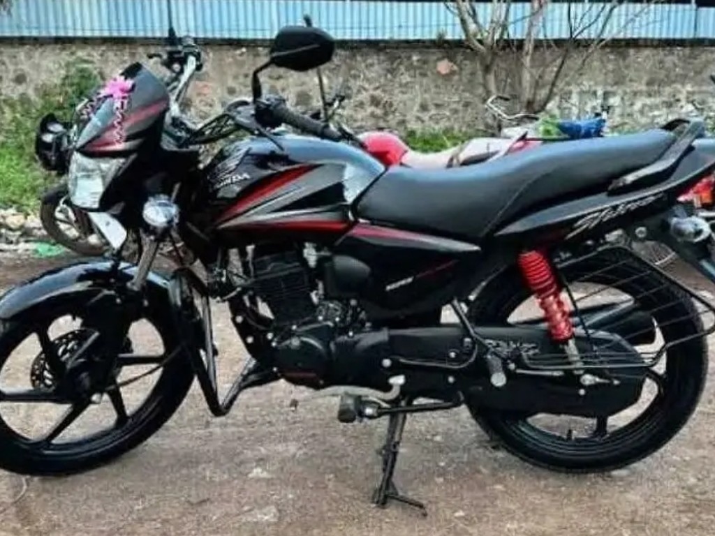 రైల్వే ఉద్యోగి బైక్‌ను ఎత్తుకెళ్లిన దుండగులు