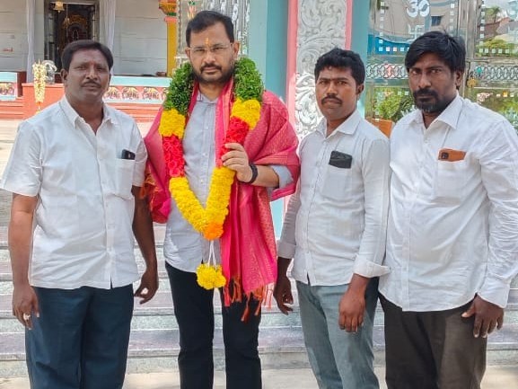 రాయచోటిలో మొక్కలు నాటిన టీడీపీ నేత