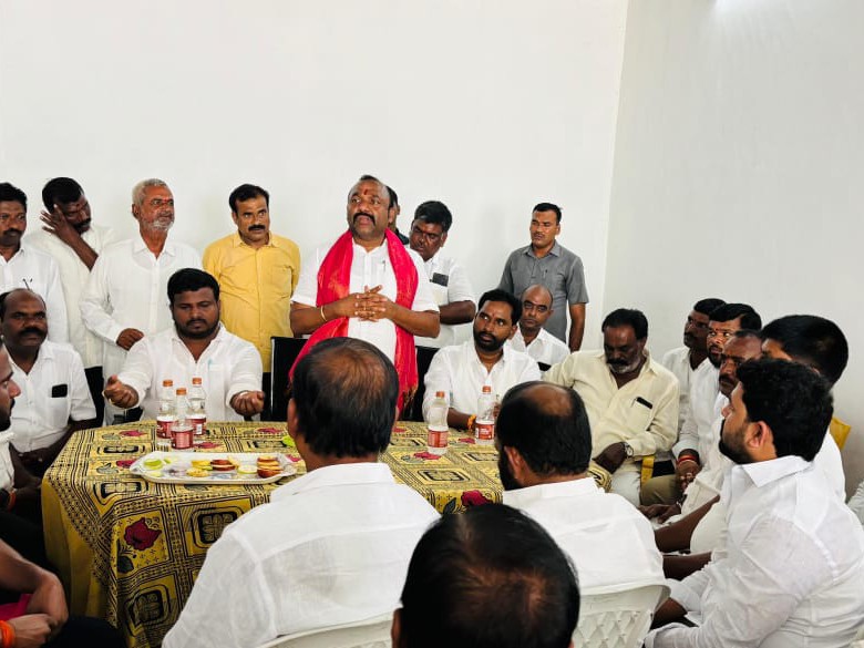 అక్రమ కేసులకు ఎవరూ భయపడవద్దు: ఎమ్మెల్సీ
