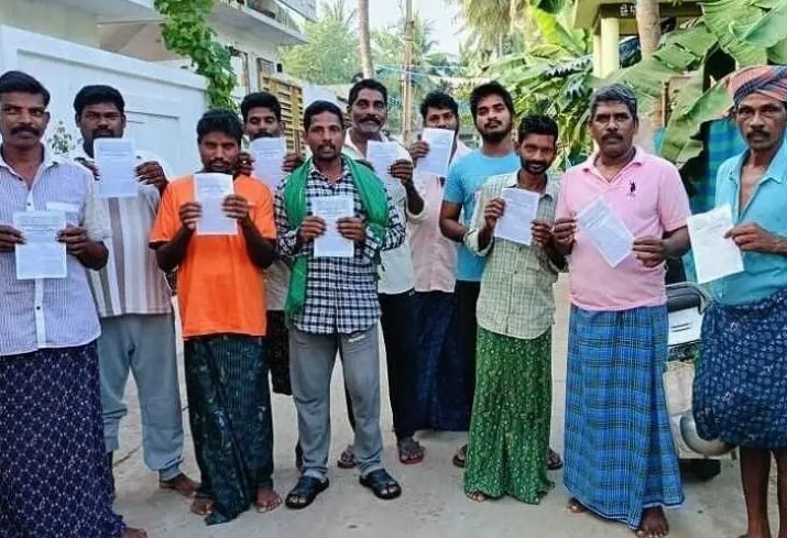 ఛలో అసెంబ్లీ కరపత్రాలు పంపిణీ