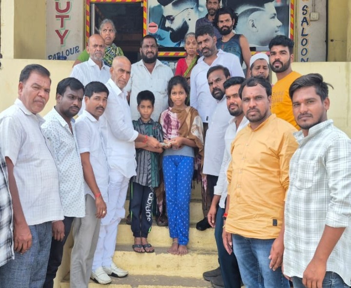 అనాథ చిన్నారులకు ఆర్థిక సహాయం